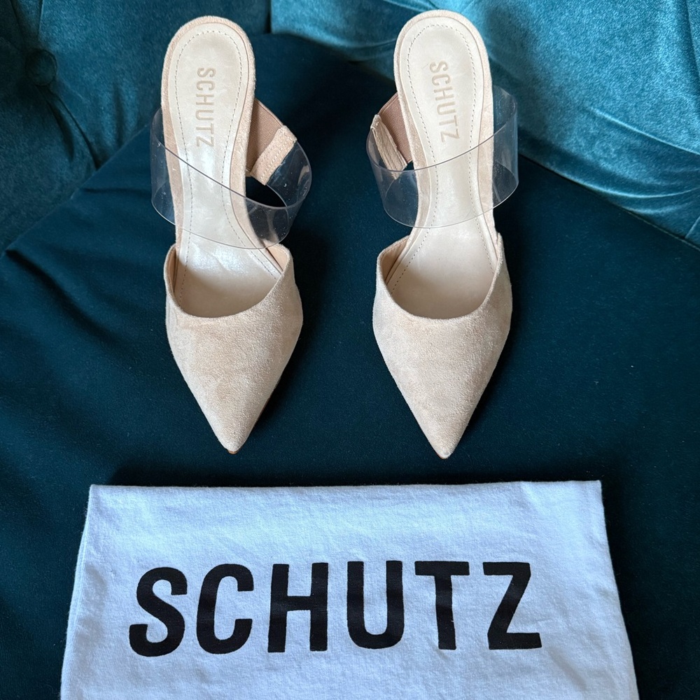 SCHUTZ 7